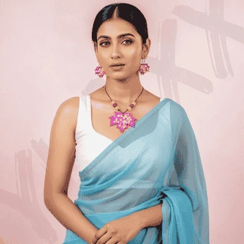 Saree matching jewelry